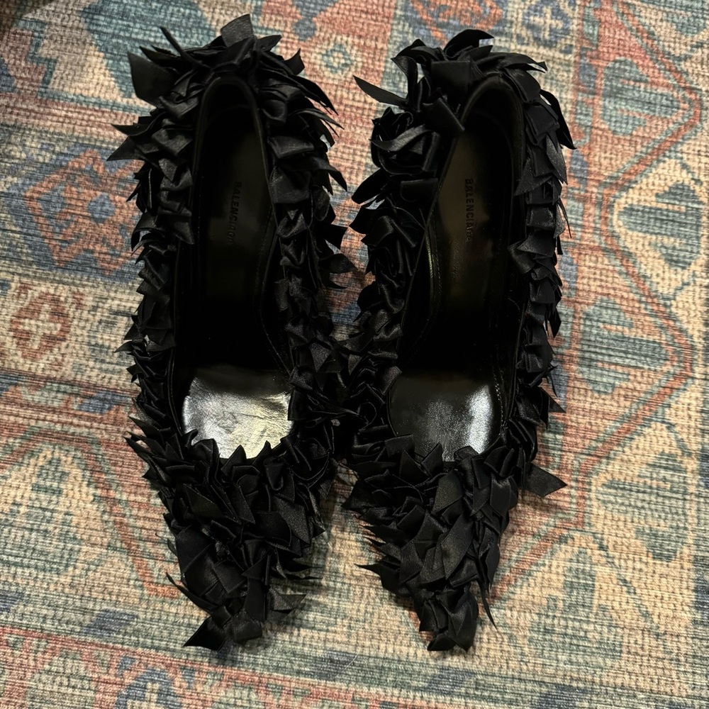Balenciaga Marie-Antoinette satin Bow Pumps - Picture 5 of 14